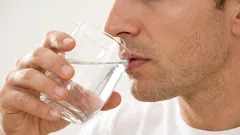 Jednoduchý návyk: odborníci vysvětlili, proč je sklenice teplé vody prospěšná