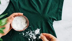 Vybledlé oblečení bude jako nové: rychlý a levný způsob bez chemického čištění