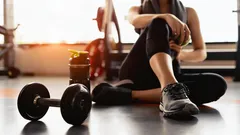 Nastartujte tělo i bez posilovny: 5 domácích cviků zapojí svaly hned od první série