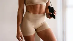 Technika poráží čas: tajemství domácího tréninku pro udržení postavy