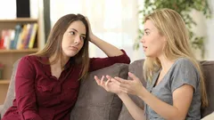 Přerušování partnera v rozhovoru: psychologové vysvětlili, co to vypovídá o osobnosti