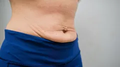 Ploché břicho začíná zevnitř: trenér jmenoval 3 cviky proti faldíkům