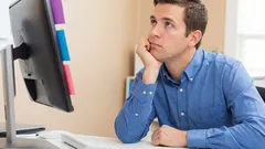 Neustále si podpíráte bradu rukou? Psychologové vysvětlují, co to vypovídá o vaší osobnosti