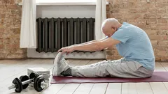 Tyto cviky jsou ideální pro lidi nad 50 let: 20 minut, které vám vrátí sílu a rovnováhu