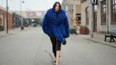 Intelektuálové a stratégové: psycholog pojmenoval 7 jedinečných rysů milovníků modré barvy