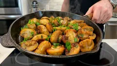 Houby na pánvi už netmavnou, ale zlátnou – šéfkuchařův trik