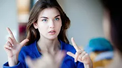 Psychologové: 5 gest, která během rozhovoru používají jen chytří lidé