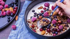 Kdy snídat, abyste zhubli: odborník uvedl přesný čas