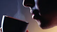 Ráno by nemělo začínat kávou – expert řekl, kdy je nejlepší ji pít