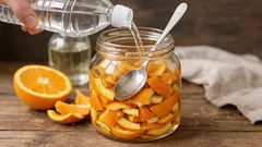Proč louhovat pomerančové slupky v octu: velmi užitečný domácí trik