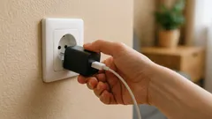 Má smysl vytahovat nabíječku ze zásuvky? Odborníci rozptýlili všechny pochybnosti