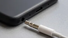 Není jich mnoho, ale existují: nejlepší smartphony s Androidem a konektorem na sluchátka