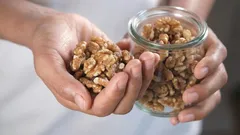 Proč je potřeba ořechy před jídlem umýt: postup, který lidé zbytečně ignorují